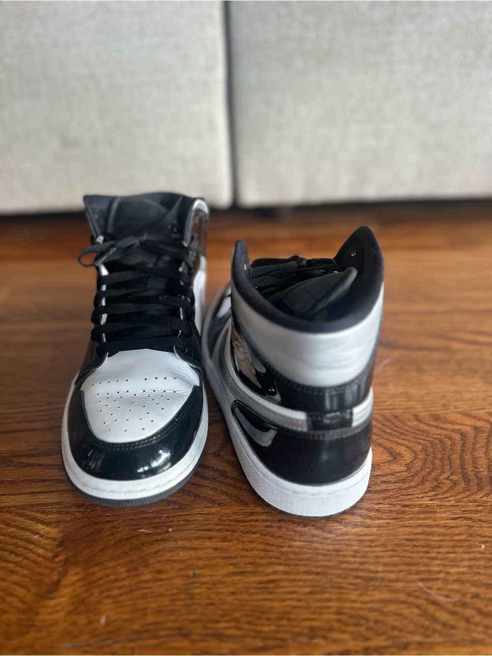Kids Air Jordan 1 MID SE High-Top Sneakers in Black and White
